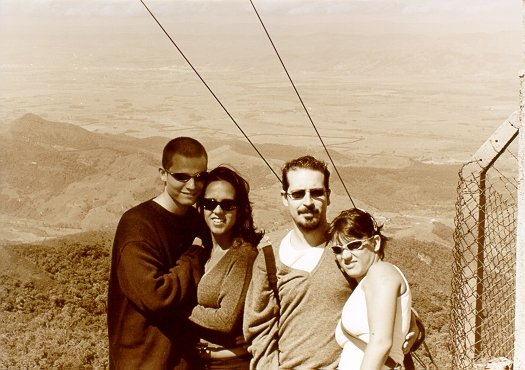 Campos3.JPG, 174930 bytes, 4/25/2001