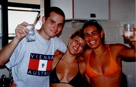 Ale+Ana+Pri.jpg, 32429 bytes, 3/12/2001