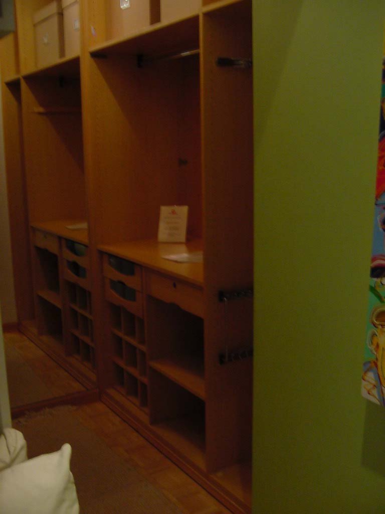 05.jpg, 47267 bytes, 4/25/2001